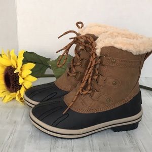 Women’s Pawz Winter boots, size 5